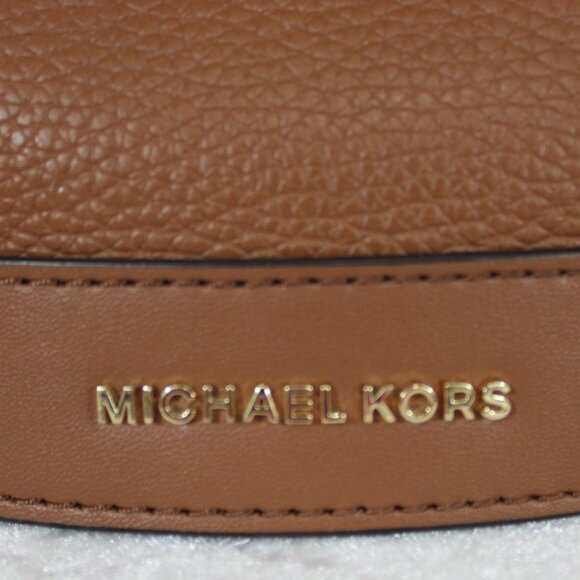 Michael Kors Pebbled Leather Bucket Bag & Jet Set Continental Wallet Set – Acorn - Picture 9 of 13